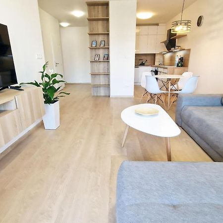 Luxo 2 Room Apartments By Bratislavatrip Exterior foto